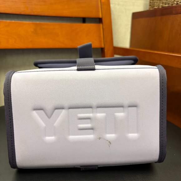 Yeti Day Trip Lunch Bag - Picture 6 of 6